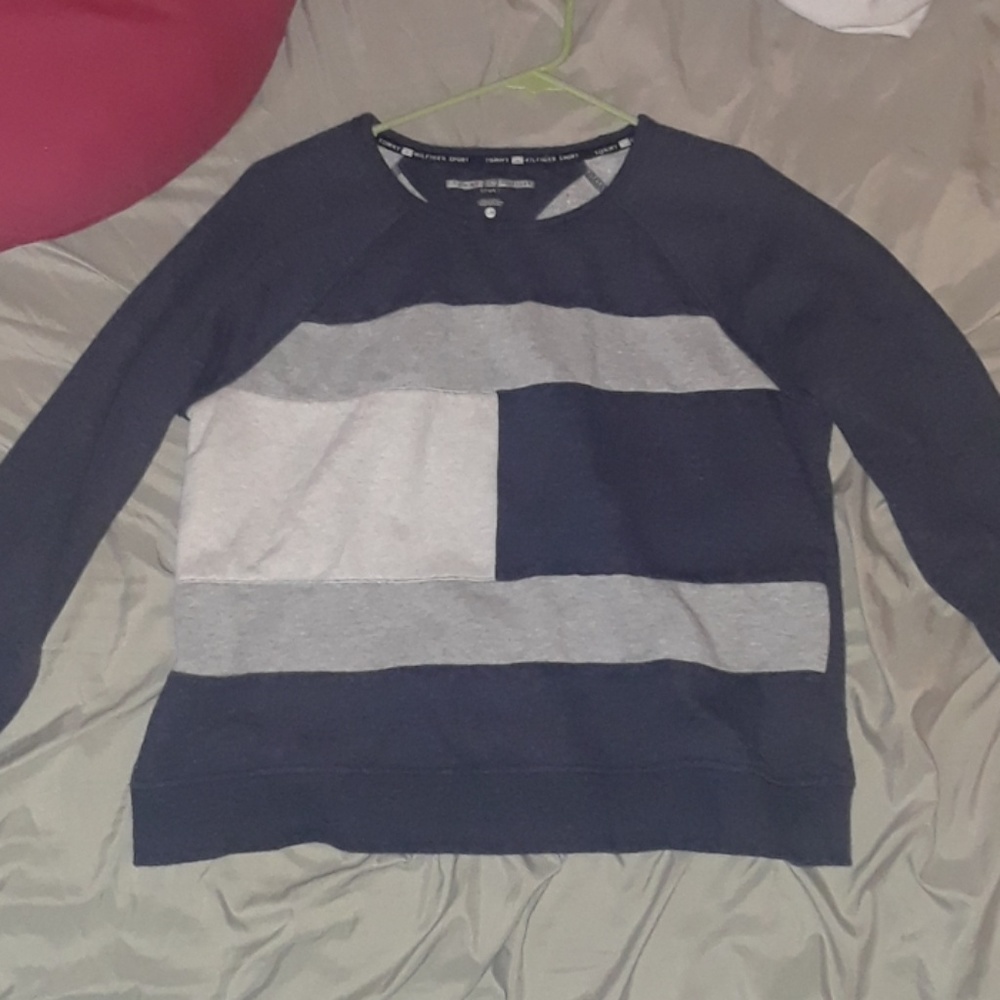 Tommy hilfiger shirt/sweater